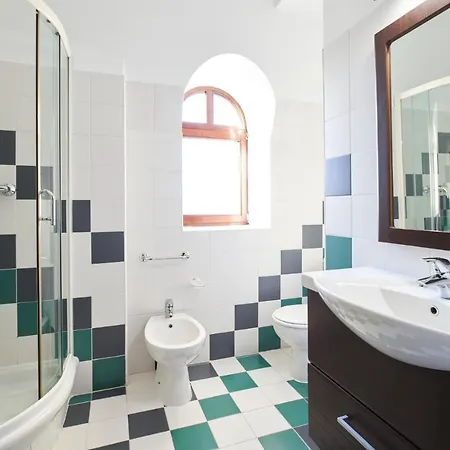 Cozy Reginetta Building Central Location * Boekarest