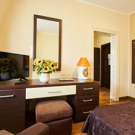 Cozy Reginetta Building Central Location