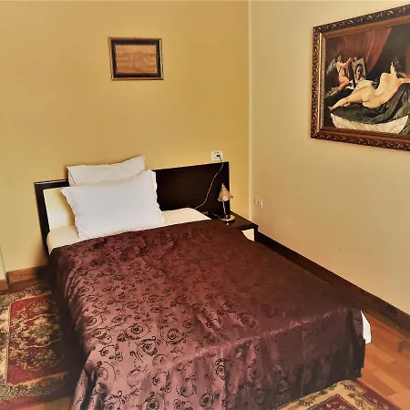 Cozy Reginetta Building Central Location *