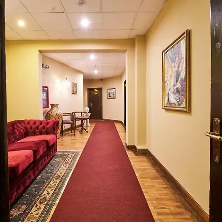 Cozy Reginetta Building Central Location *