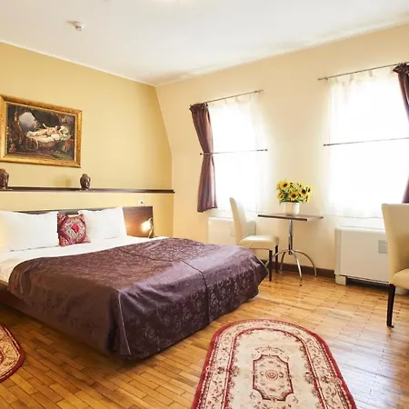 Cozy Reginetta Building Central Location *