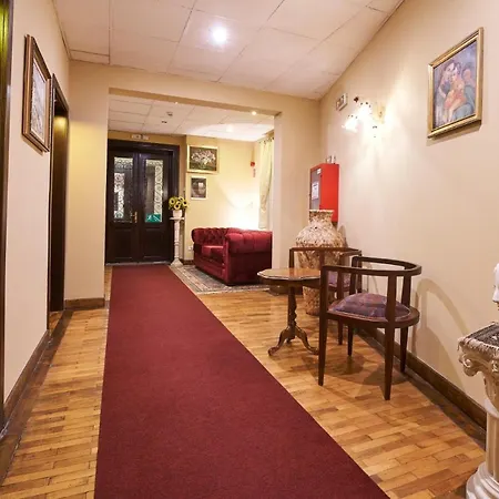 Cozy Reginetta Building Central Location *